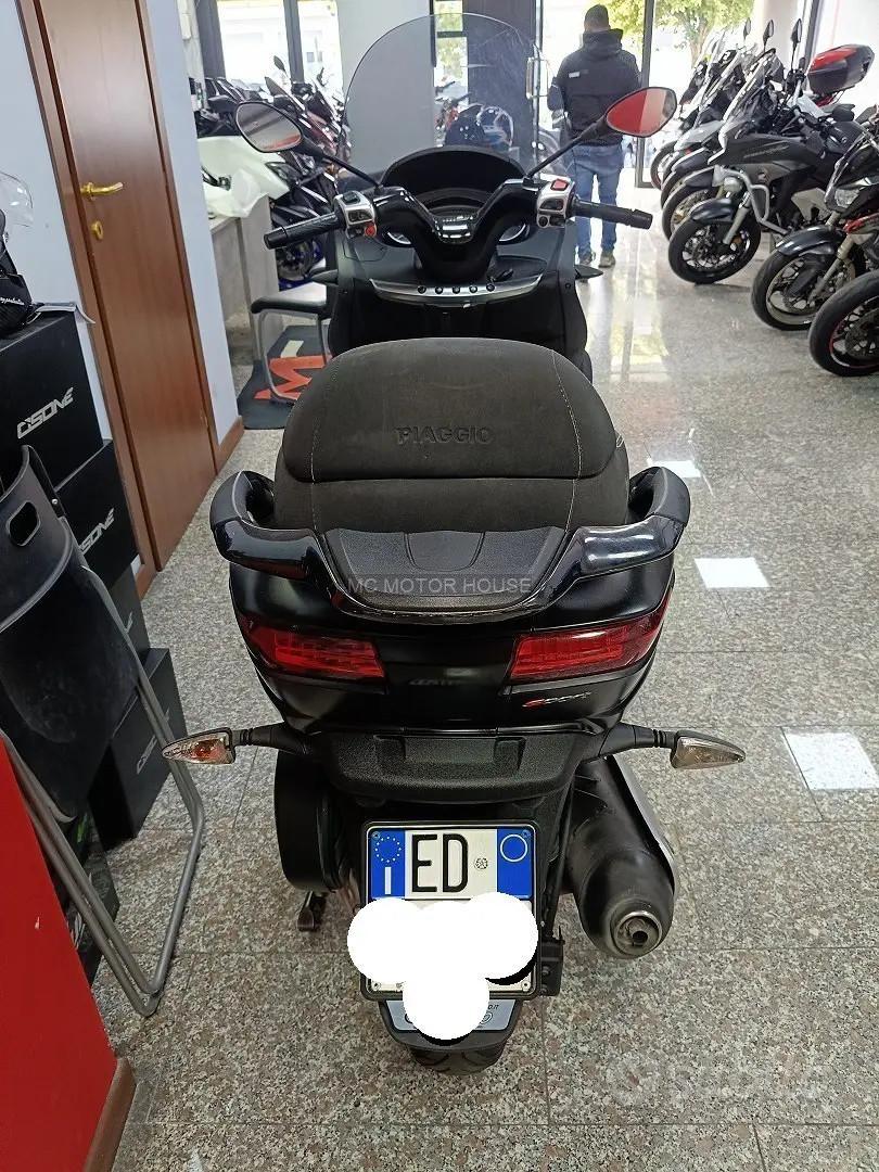Piaggio mp3 300 lt +0magg0 casco+patente b+rate