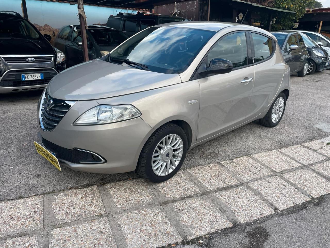 Lancia Ypsilon 1.2 69 CV 5 porte GPL Ecochic Platinum