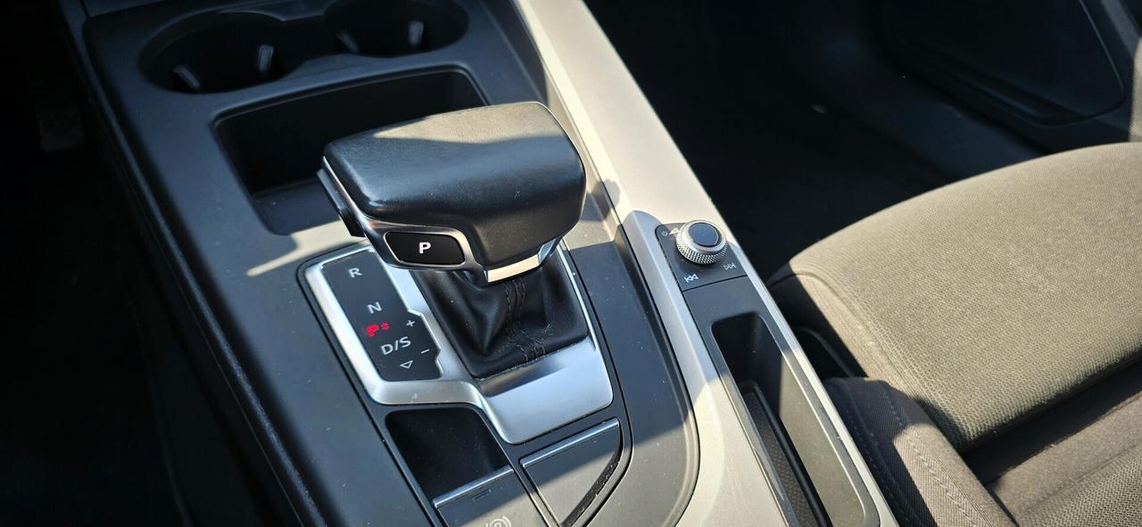Audi A4 2.0 TDI S-line 2022