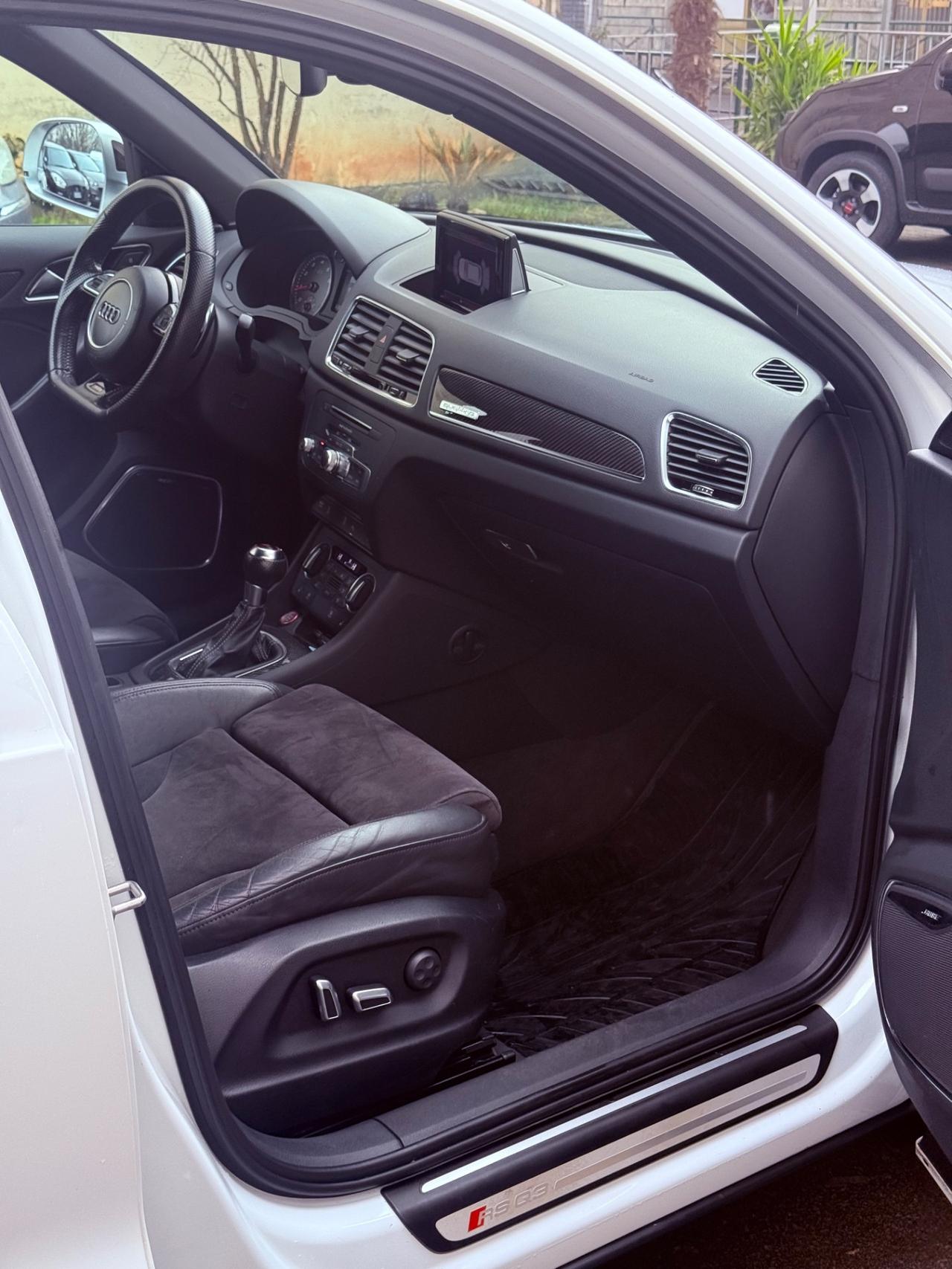 Audi Q3 RS 2.5 TFSI quattro S tronic