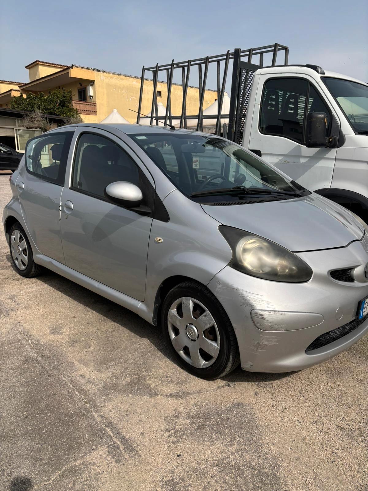 Toyota Aygo 1.4 turbodiesel 5 porte Sol