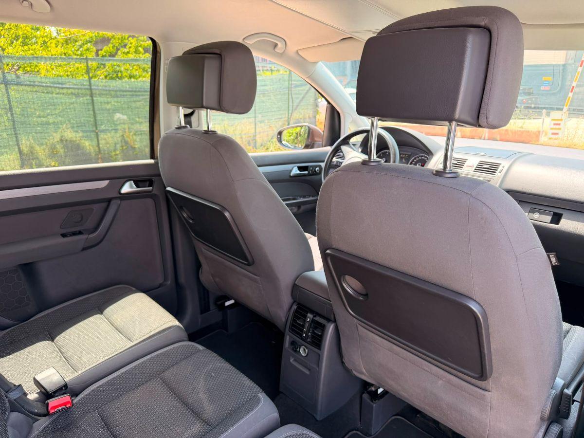 VOLKSWAGEN - Touran - 1.6 TDI DSG Comfortline 7 POSTI