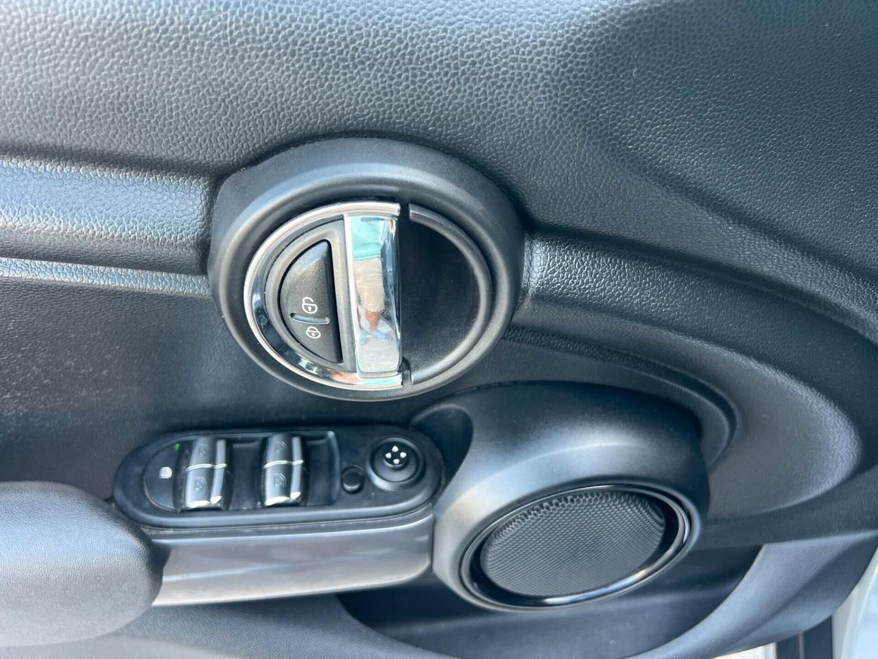 Mini 5 porte 1.2 benzina/GARANZIA