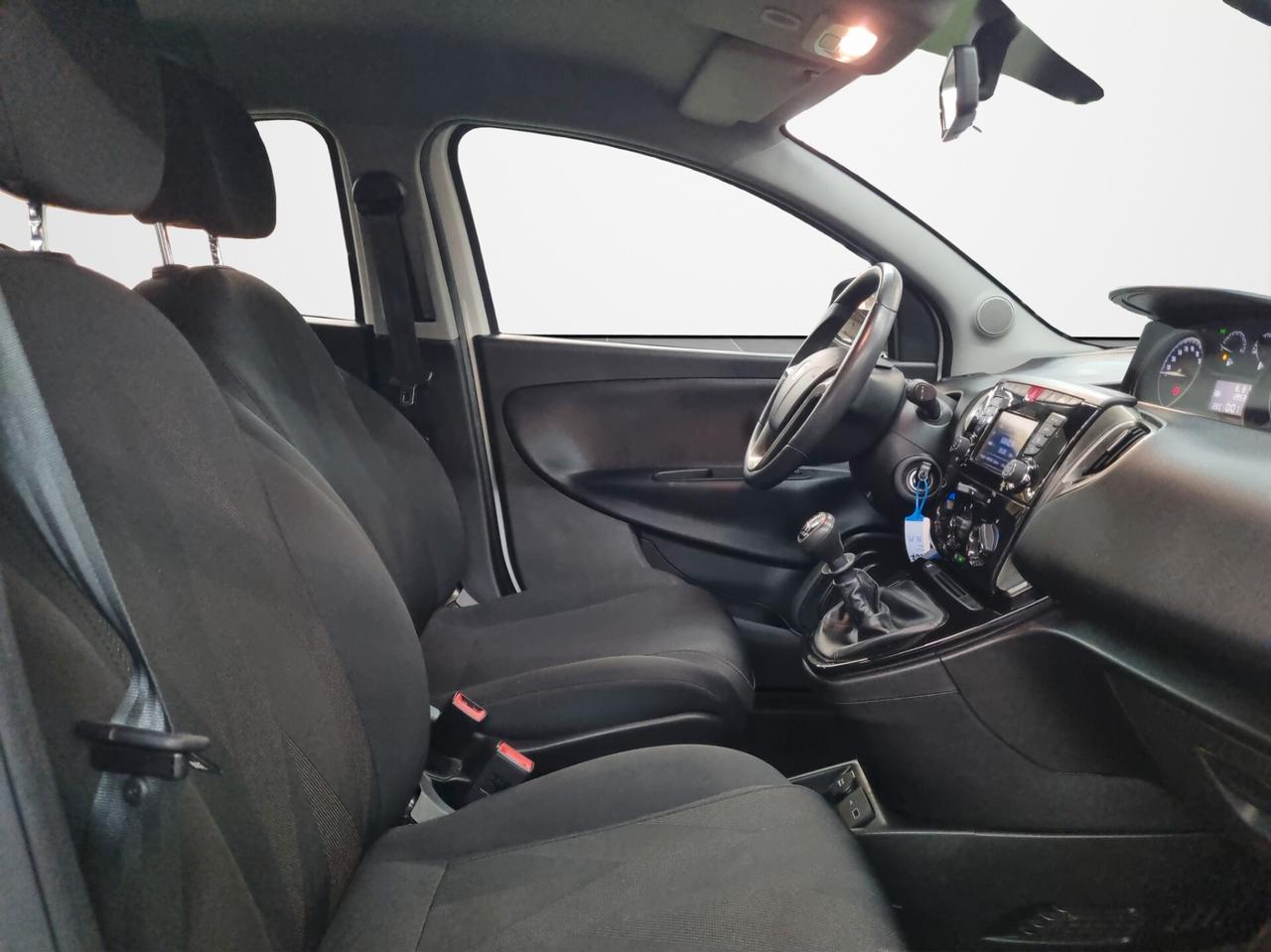 Lancia Ypsilon 1.0 FireFly 5 porte S&S Hybrid Ecochic Gold