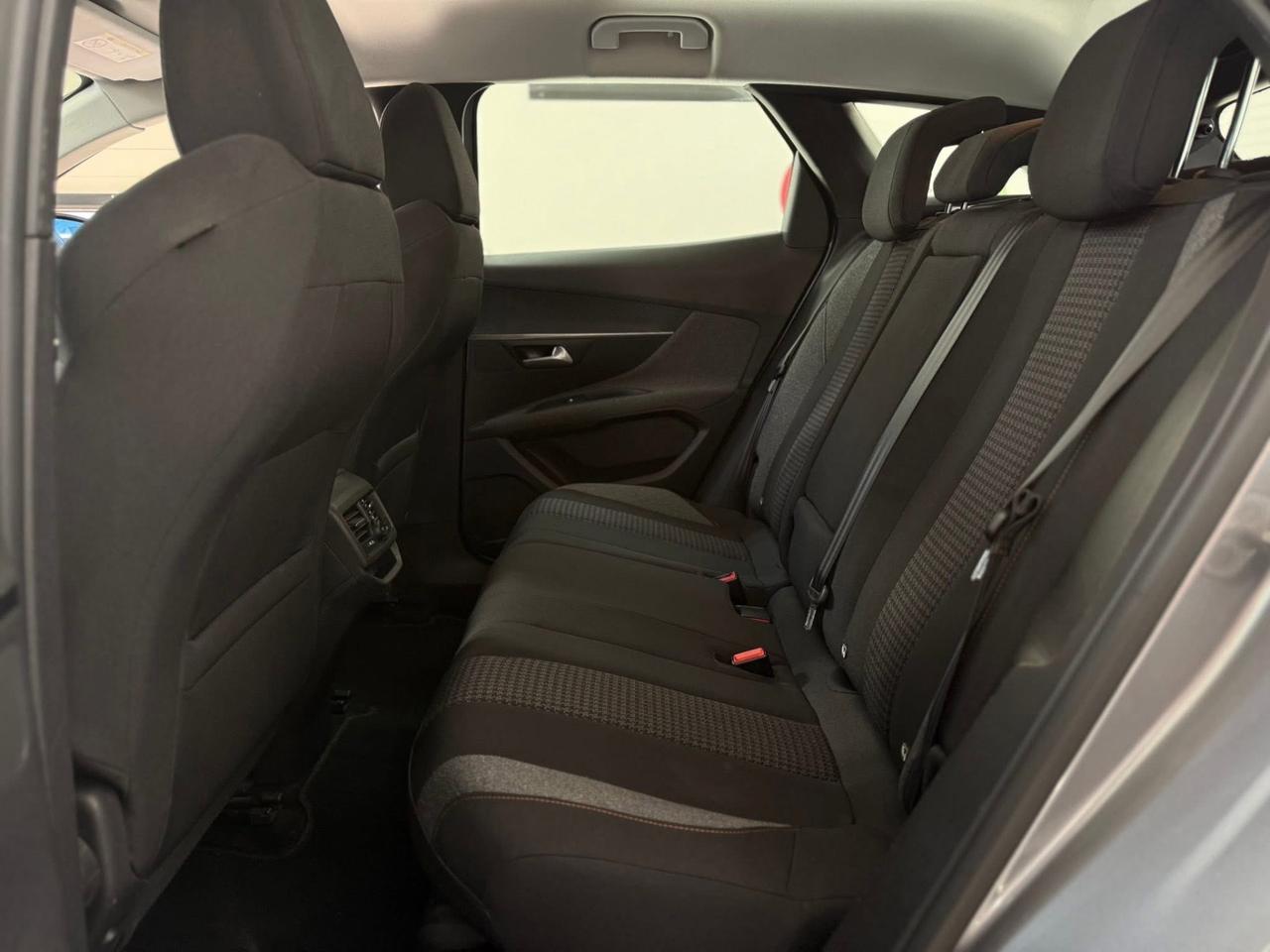 Peugeot 3008 BlueHDi 130 S&S Active