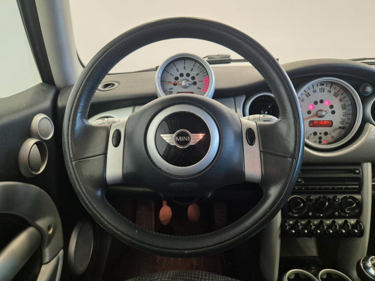Mini Cooper 1.6 3 p. - NEOPATENTATI