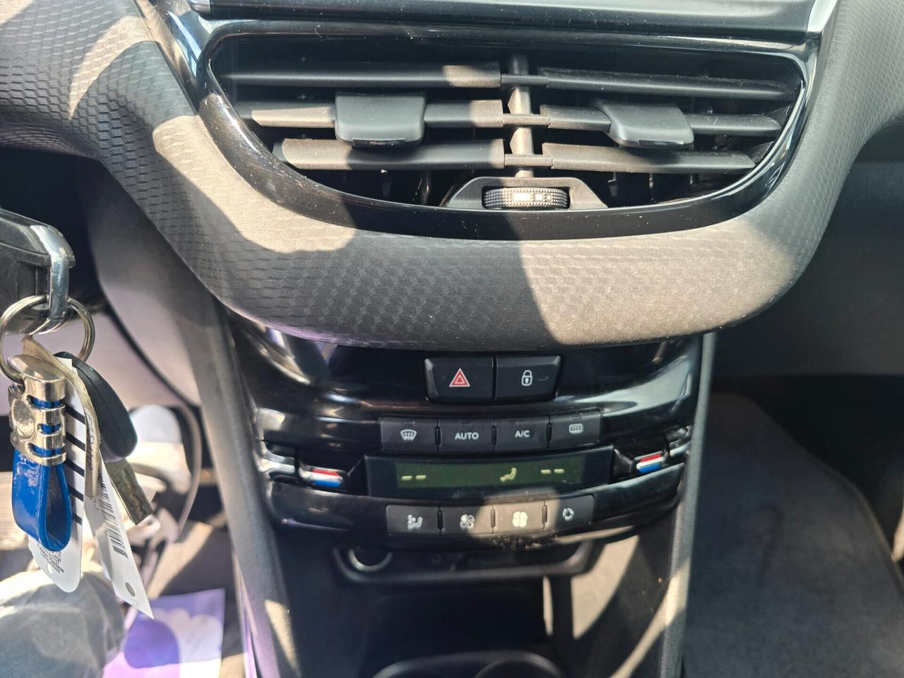 Peugeot 2008 BlueHDi 100cv Allure