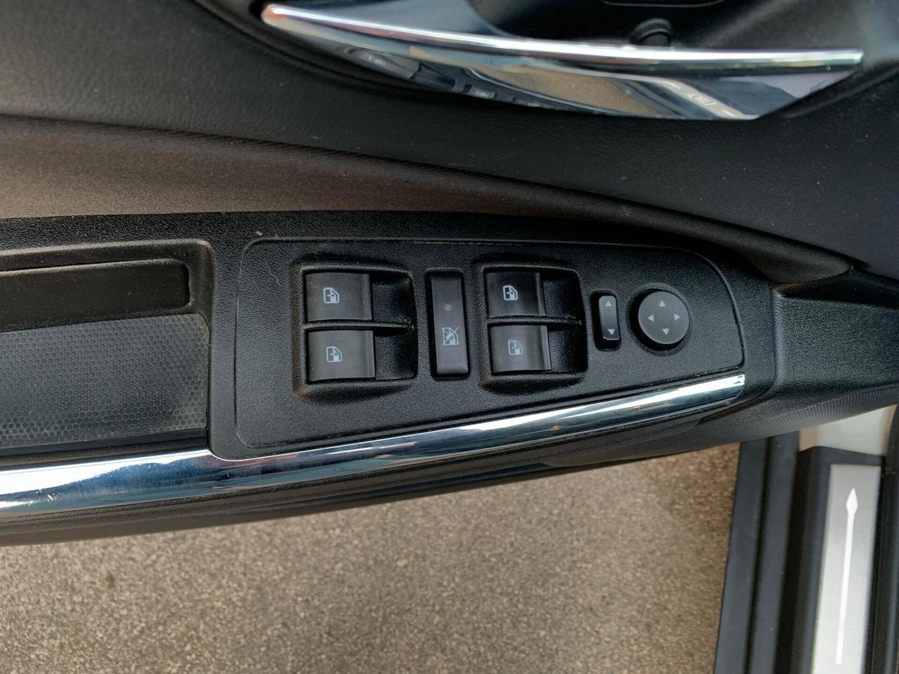 Lancia Delta 1.6 MJT DPF 105 CV Silver