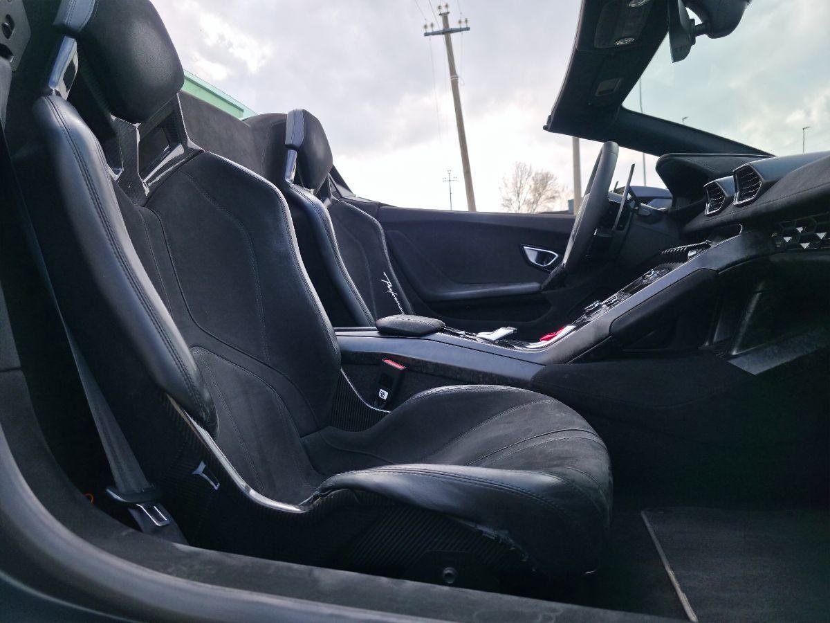 LAMBORGHINI HURACAN SPYDER PERFORMANTE NOLEGGIO