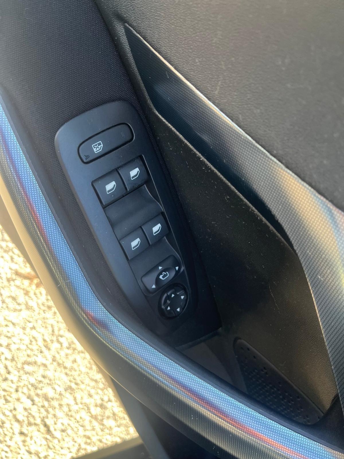 Peugeot 2008-1.5 blue hdi-km 69000-2019