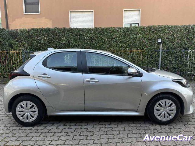 TOYOTA Yaris 1.5h Active TELECAMERA UNICO PROPRIETARIO IVA ESP