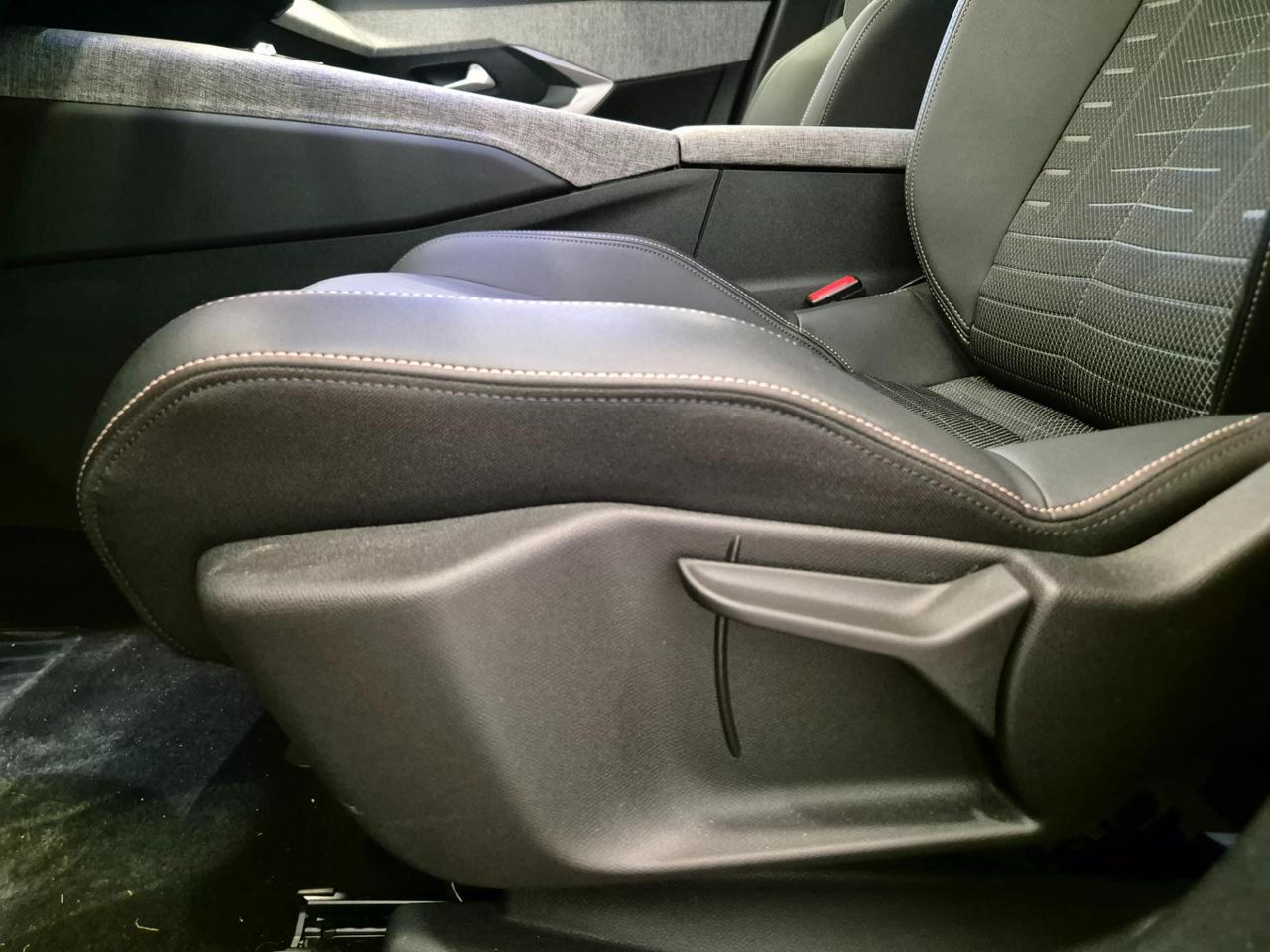 Peugeot 3008 1.2 hybrid Allure 145cv e-dcs6 IN PROMO