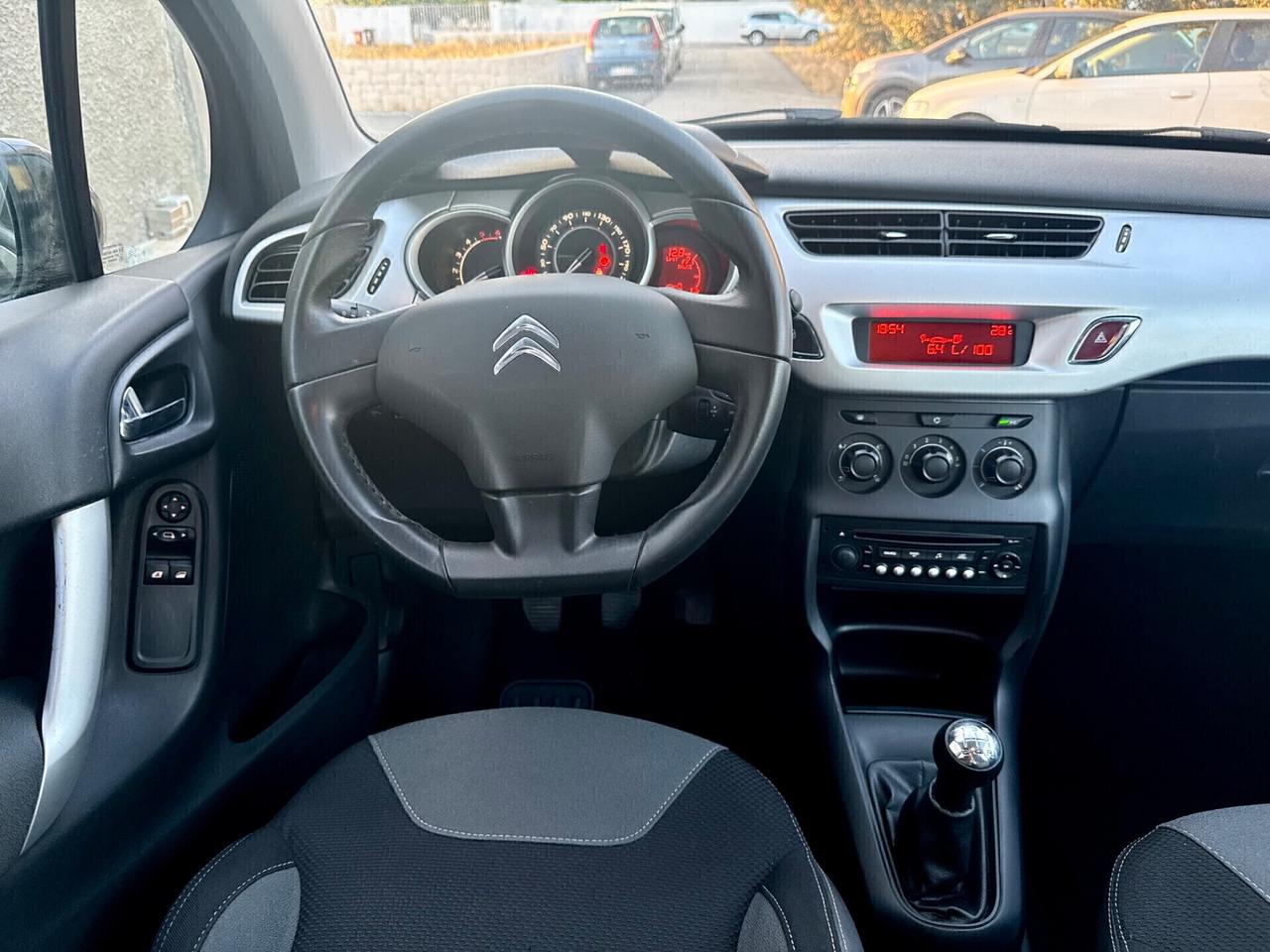 Citroen C3 1.4 HDi 70Cv,**86.465km**,clima,radio,ecc.