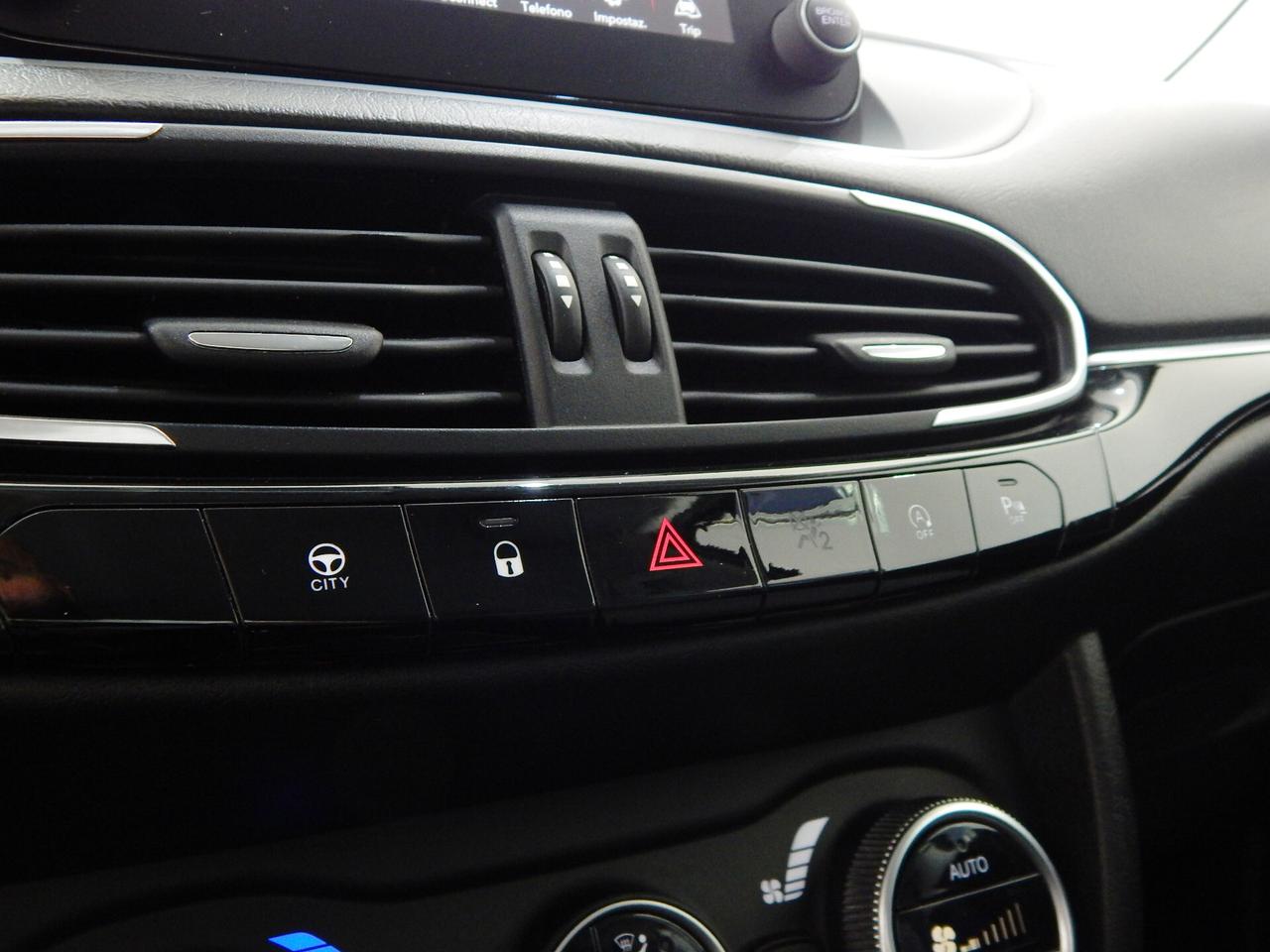 Fiat Tipo 5p 1.6 mjt Cross S&S NAVI-PARK-RADAR-LED