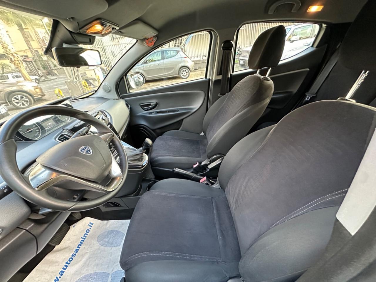 Lancia Ypsilon 0.9 TwinAir 85 CV 5 porte S&S DFN Gold