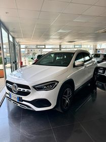 MERCEDES GLA (H247) GLA 200 d Automati...
