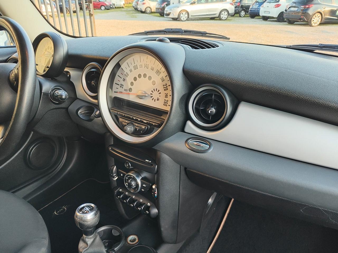 MINI COOPER ONE - adatta a neopatentati