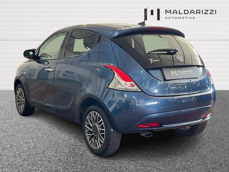 Lancia Ypsilon III 2021 1.0 firefly hybrid Gold Plus s&s 70cv