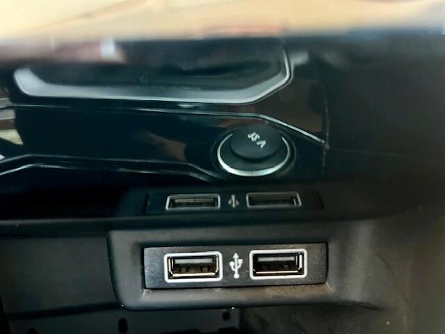 Volkswagen T-Roc 1.6 tdi Style "COCKPIT / TELECAMERA / PDC "