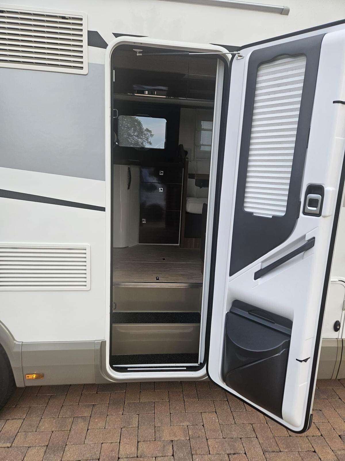 Mobilvetta KROSSER P90 180CV Autom. E6D
