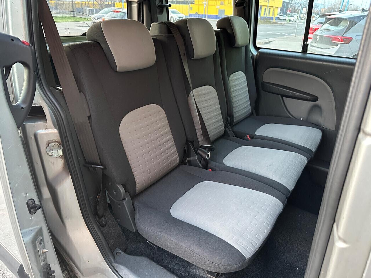 Fiat Doblò 1.3 Multijet 7 POSTI GANCIO TRAINO NEOPATENTATI