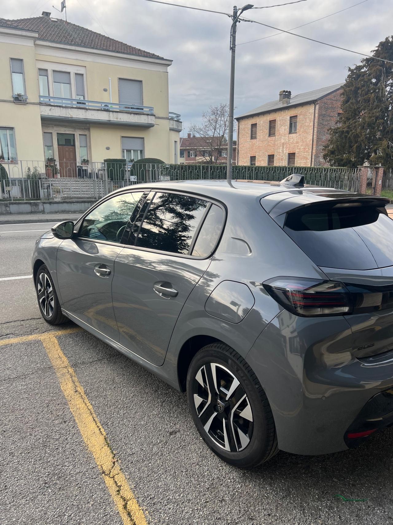 Peugeot 208 PureTech 100 Stop&Start 5 porte Allure