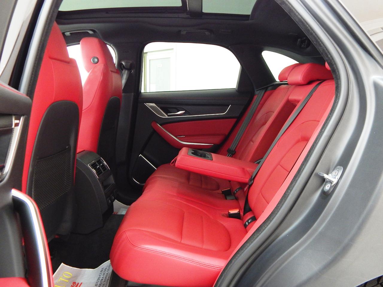 Jaguar F-Pace 2.0d i4 mhev R-Dynamic Black AWD 204cv Aut. TETTO-PELLE ROSSA-NAVI-LED