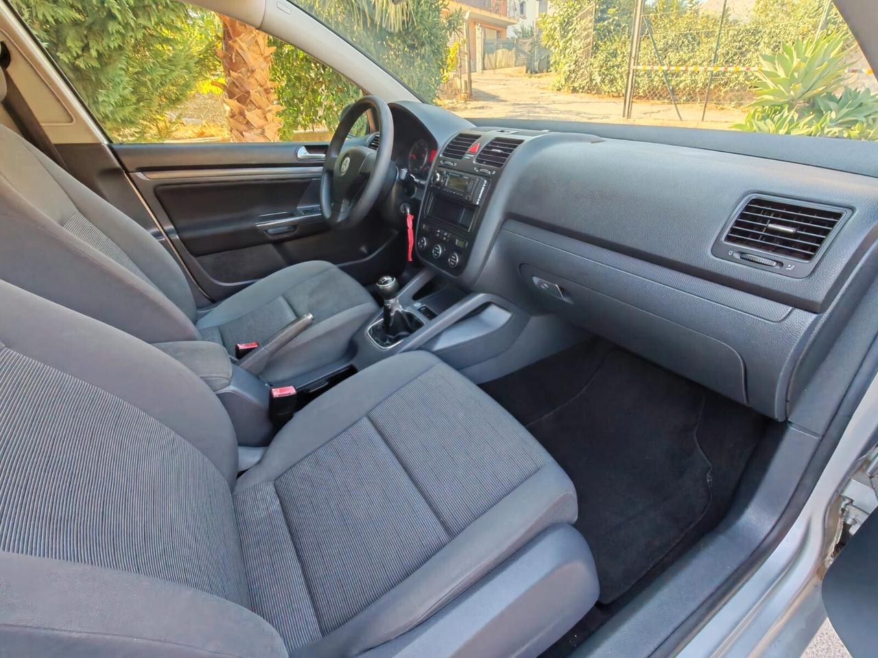 Volkswagen Golf 1.9 TDI DPF 5p. Comfort. BlueMot.