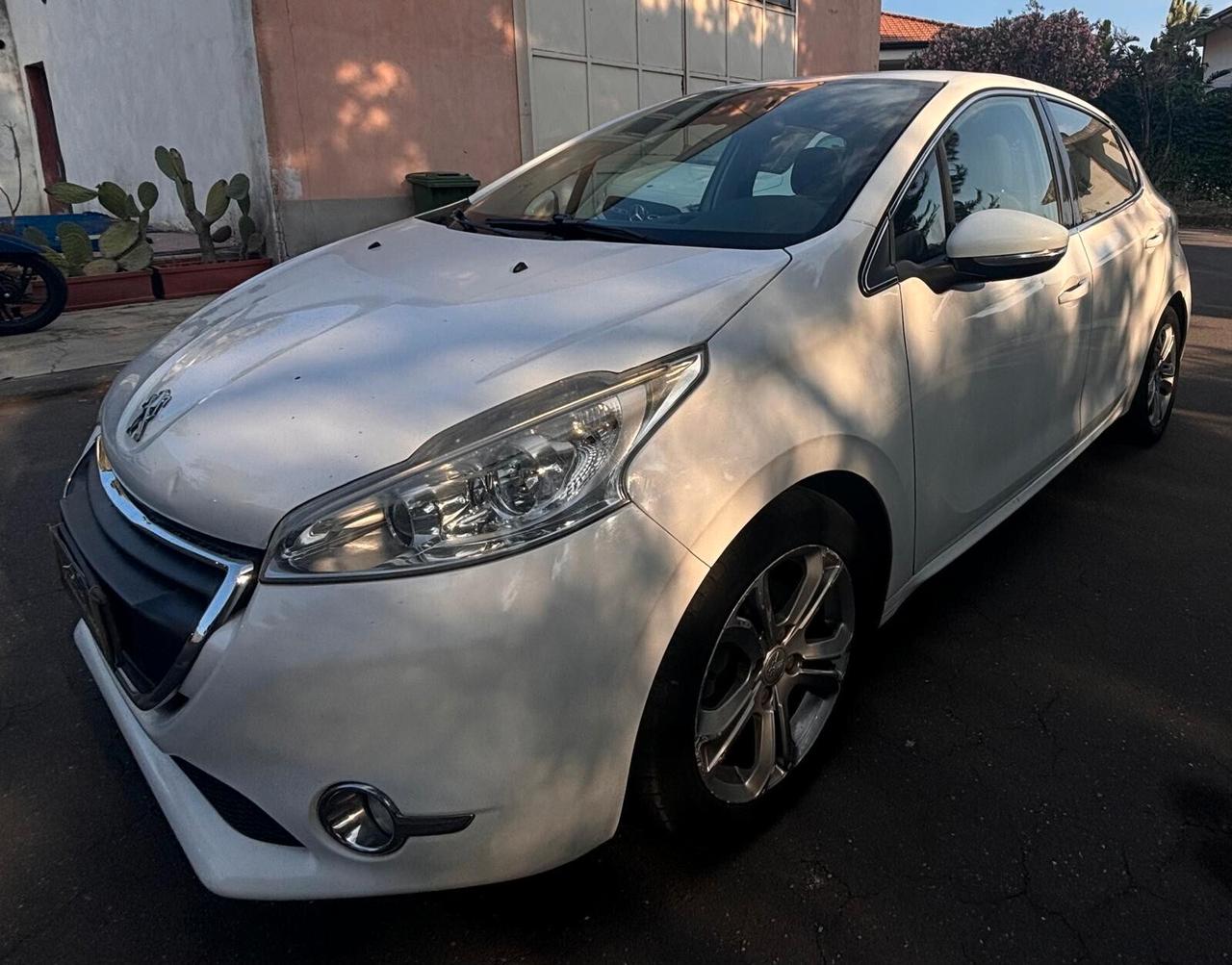 Peugeot 208 1.4 HDi 68 CV 5 porte Allure