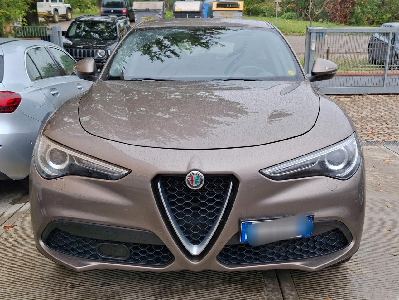 Alfa Stelvio 2.2 Turbodiesel 160 CV AT8 RWD