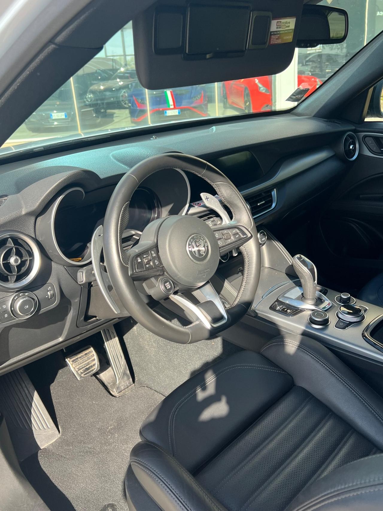 Alfa Romeo Stelvio Veloce Q4 210cv possibilità noleggio no scoring