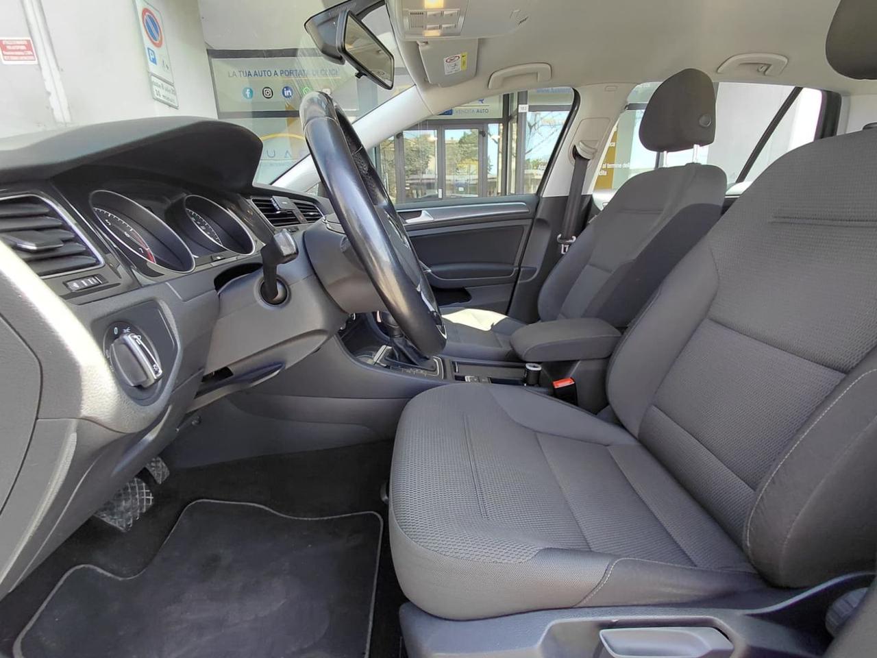 Volkswagen Golf Business 1.5 TGI BlueMotion #10224