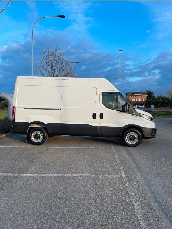 Furgone Iveco Daily 2021