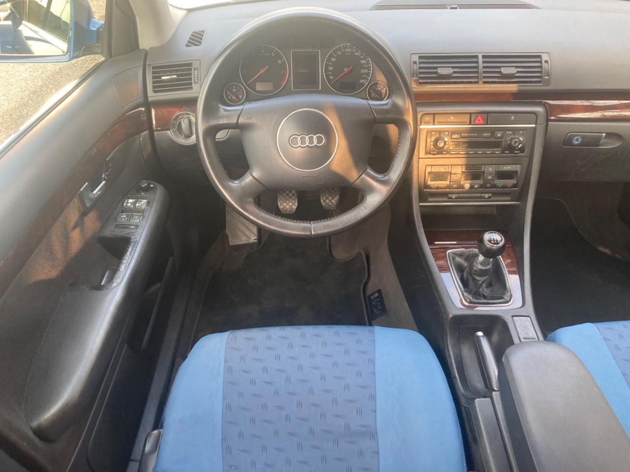 AUDI A4 BERLINA (DA VETRINA) PROPRIETARIO UNICO