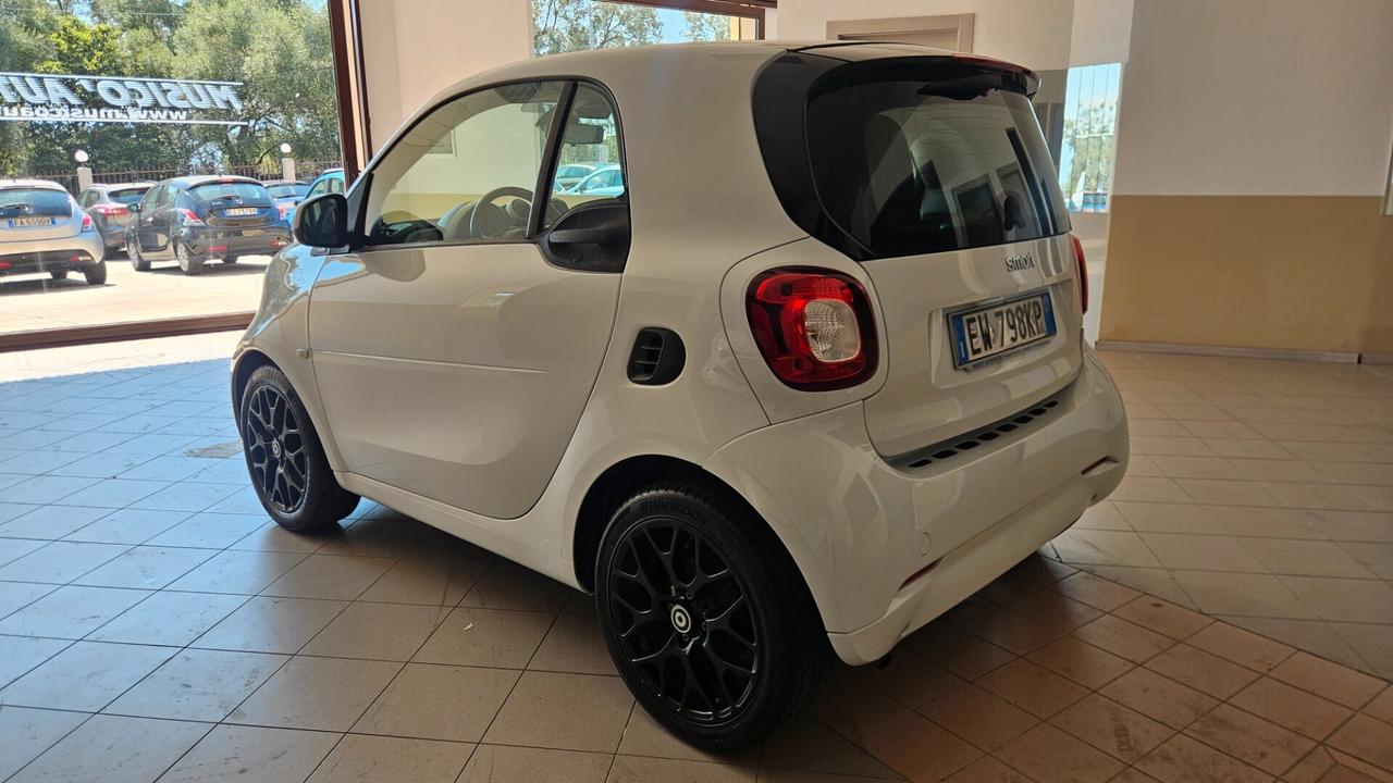 Smart ForTwo 1000 52 kW MHD coupé passion