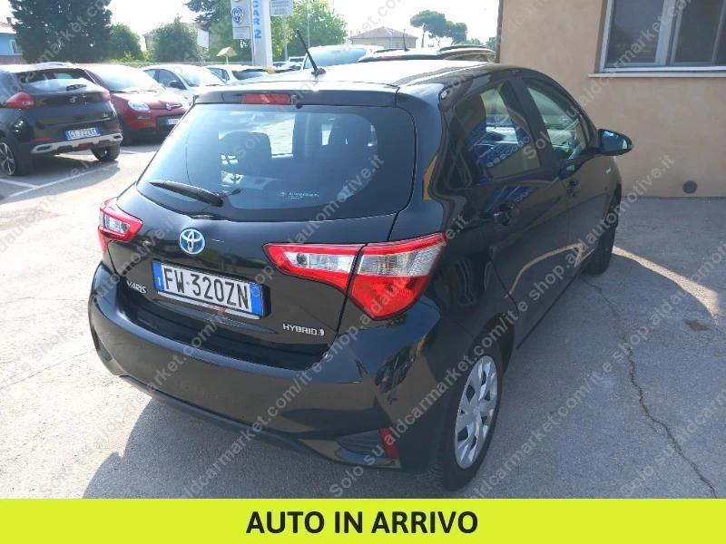 Toyota Yaris 5 Porte 1.5 VVT-i Hybrid Business E-CVT