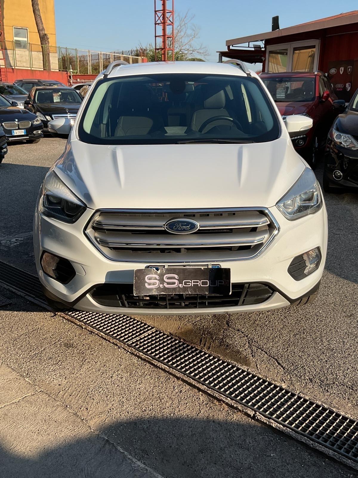 Kuga 1.5 TDCI 120 CV-2WD-titanium-unipro