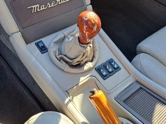 Maserati 422 i service book -1988