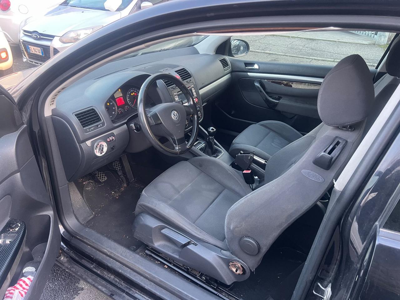 Volkswagen Golf 1.6 16V FSI 3p. Sportline