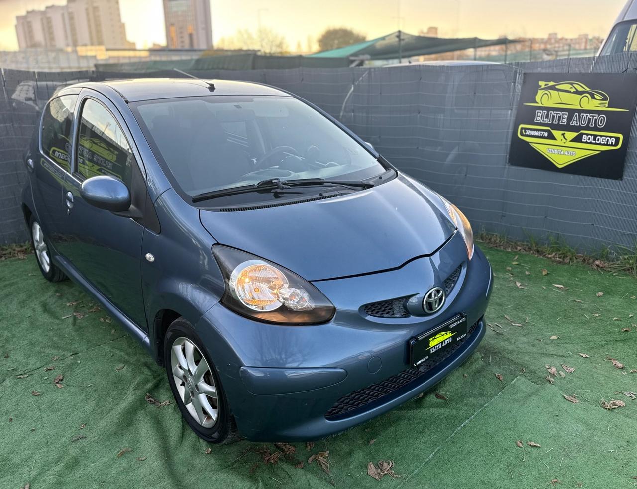 Toyota AYGO 1.0 BENZINA 5 PORTE SOUND NEOPATENTATI