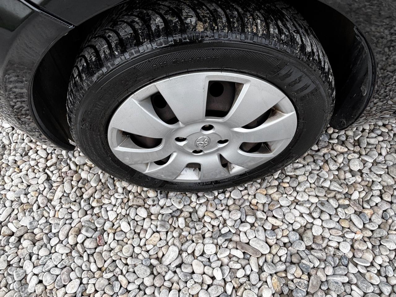 Toyota Yaris 1.0 3 porte Sol