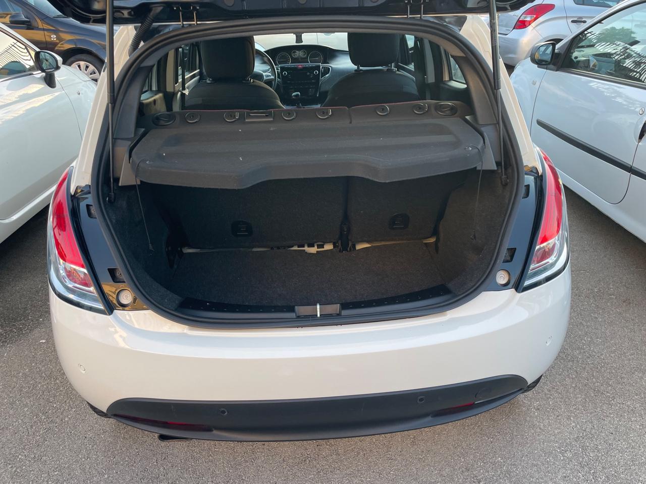LANCIA YPSILON 1.3 DIESEL 95 (CV) 2013