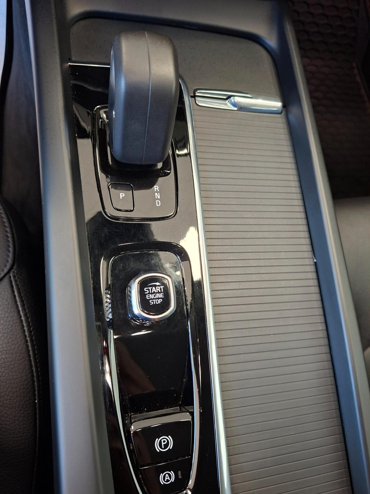 Volvo XC 60 XC60 B4 (d) automatico Momentum awd