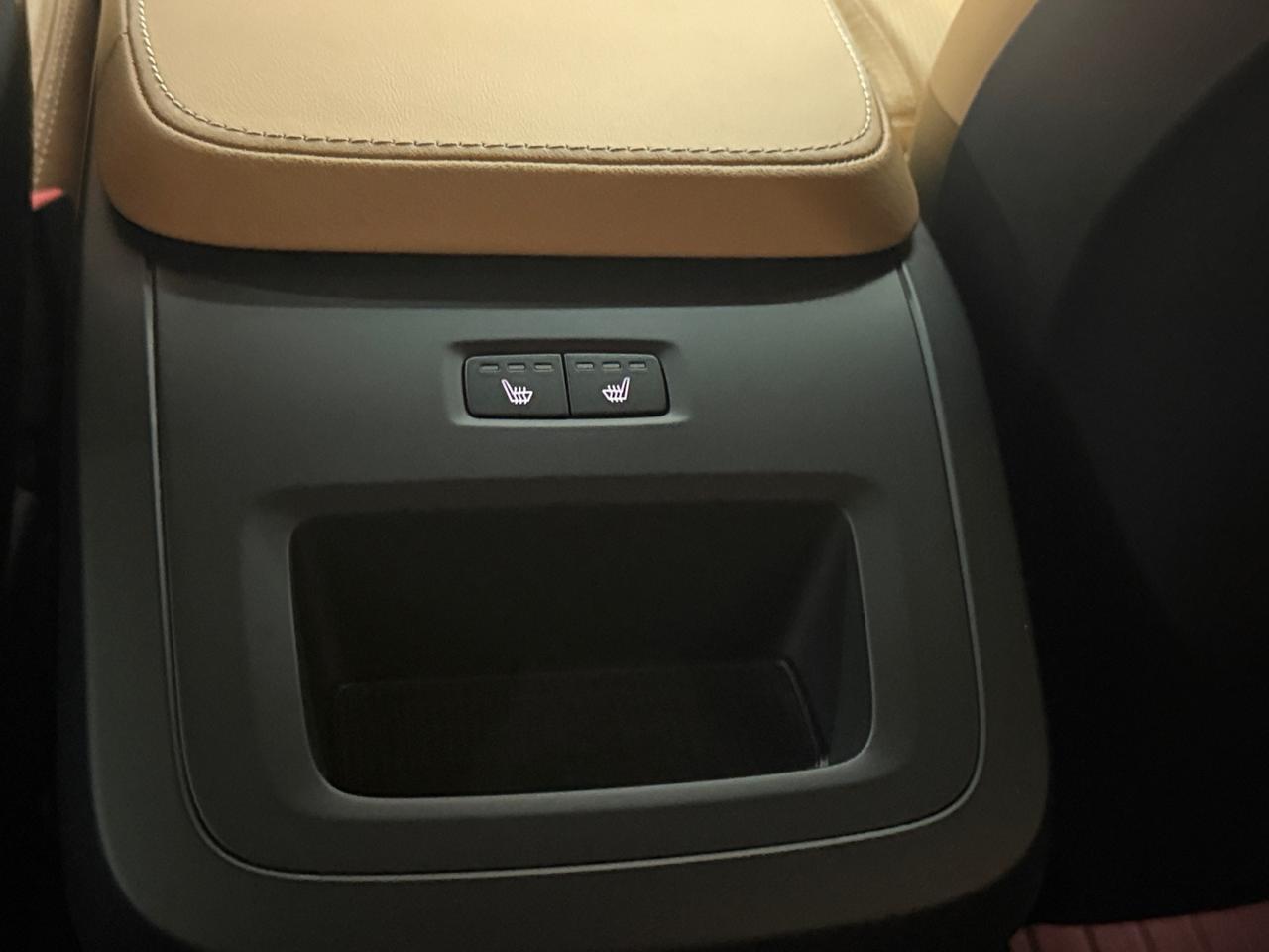 VOLVO XC90 II - XC90 2.0 D5 Momentum awd geartronic