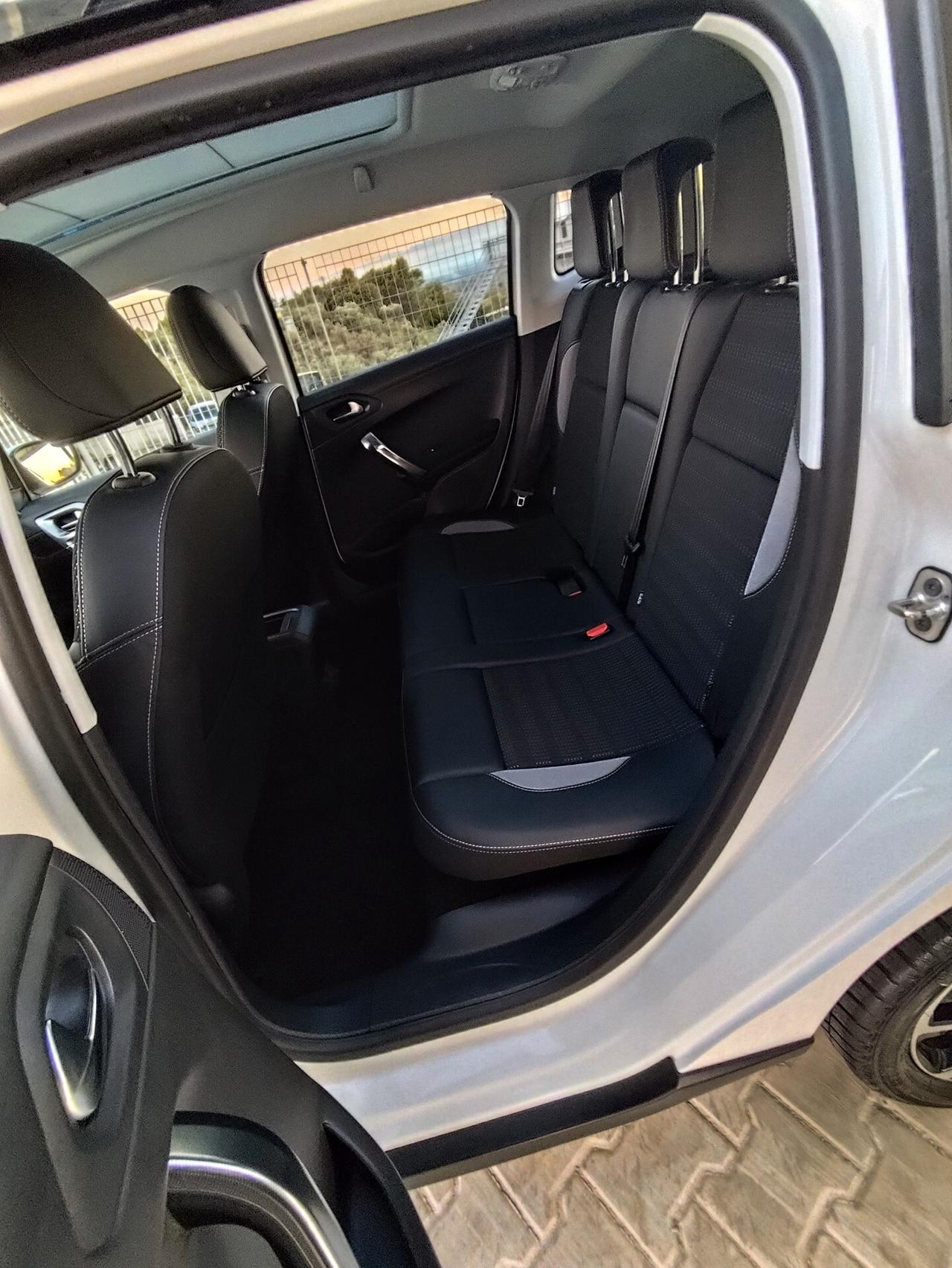 Peugeot 2008 BlueHDi 100 Allure