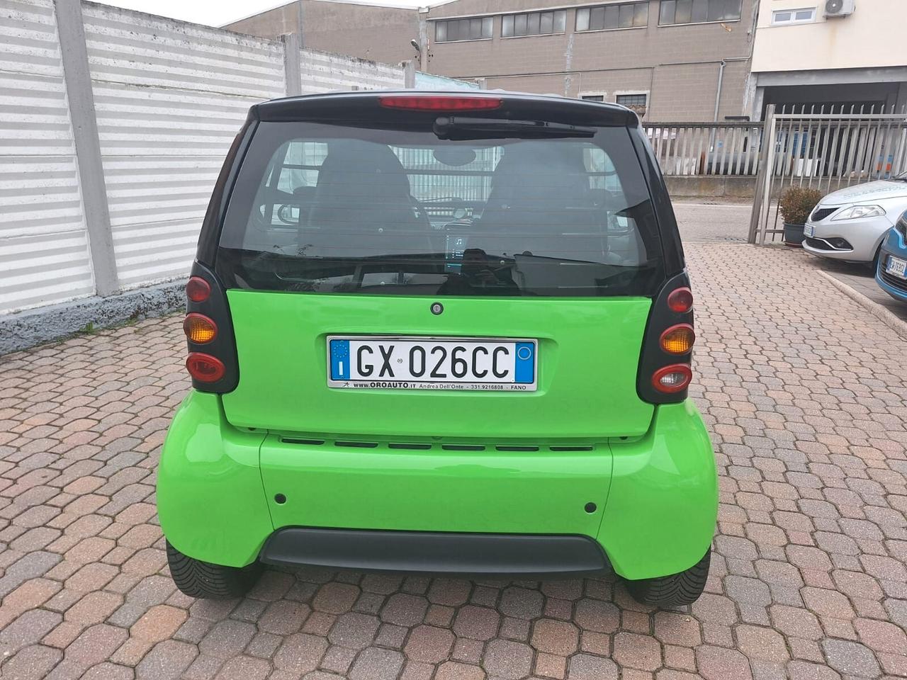 Smart ForTwo 799 Autocarro N1
