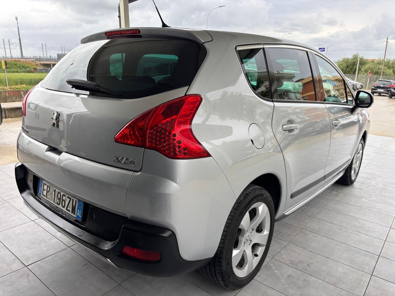 Peugeot 3008 1.6 HDi 115CV Business