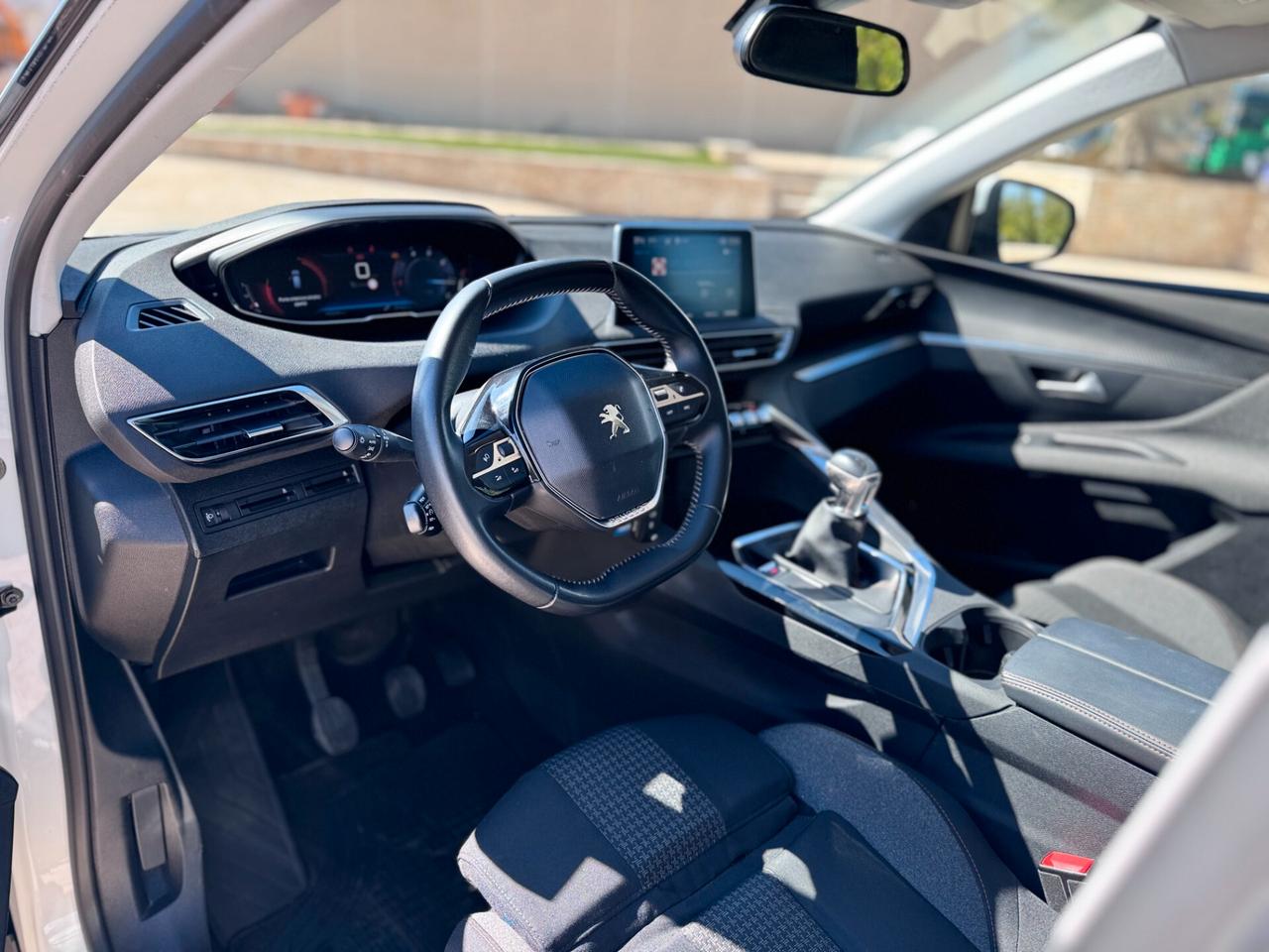Peugeot 3008 1.5 BlueHDi 130 S&S Business