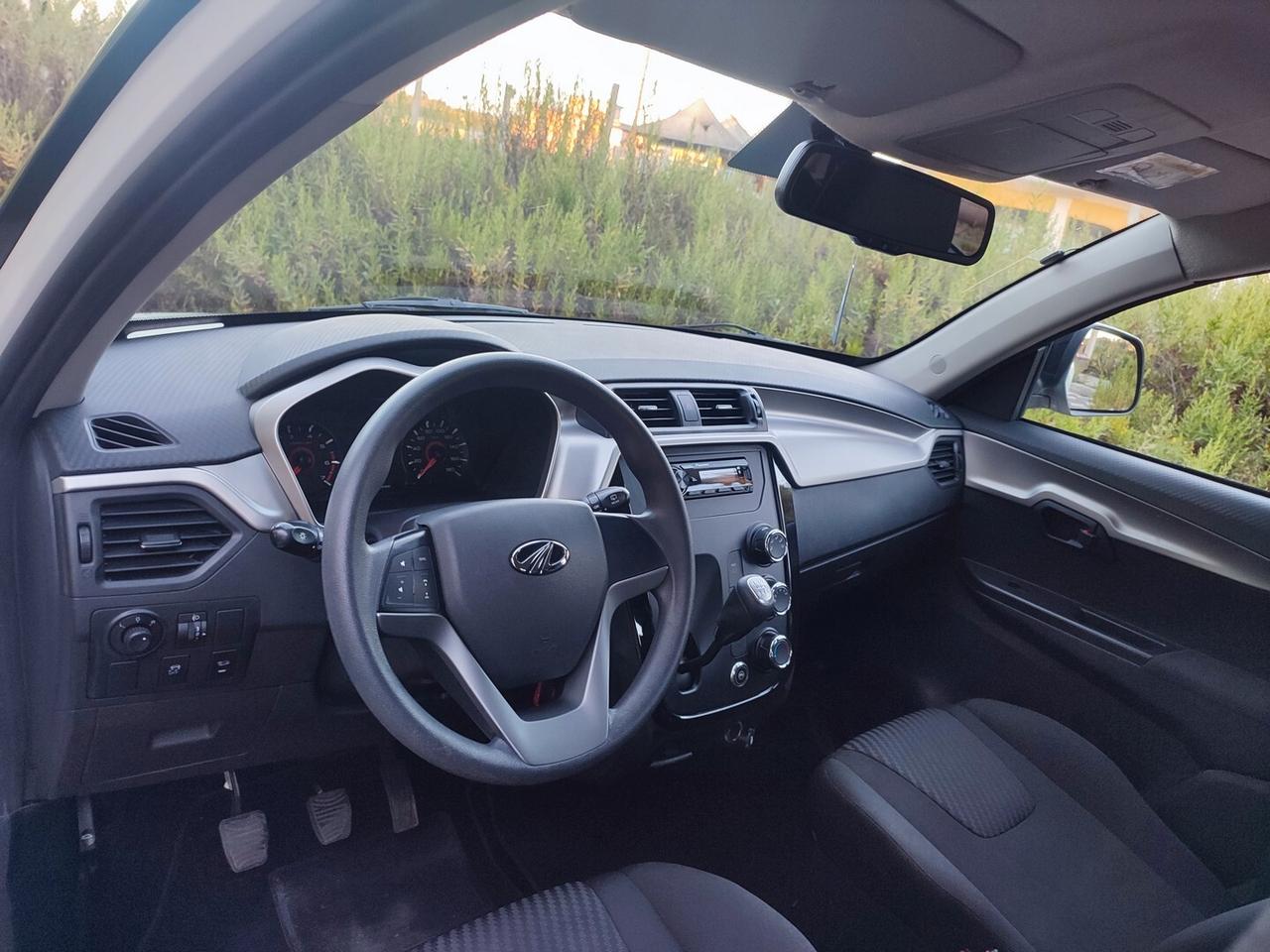 Mahindra KUV100 1.2 GPL K6 87 CV CLIMA TETTO NERO BASSI CONSUMI