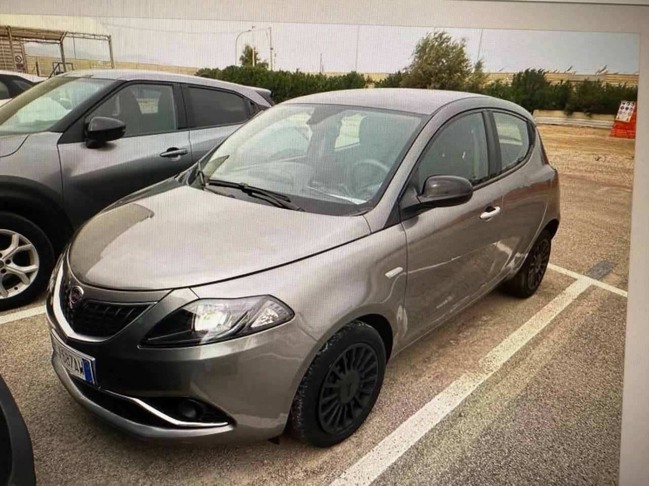 Lancia Ypsilon 1.0 FireFly 5 porte S&S Hybrid Ecochic Gold